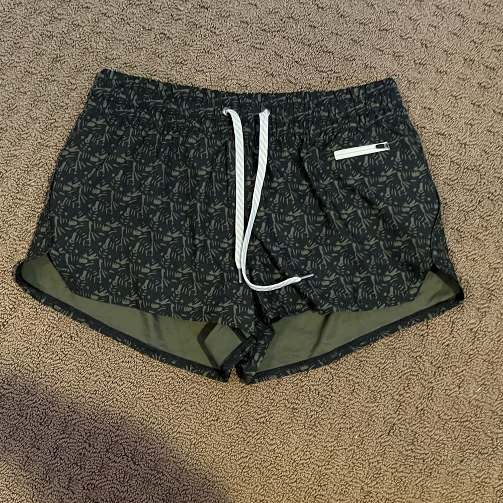 VUORI shorts